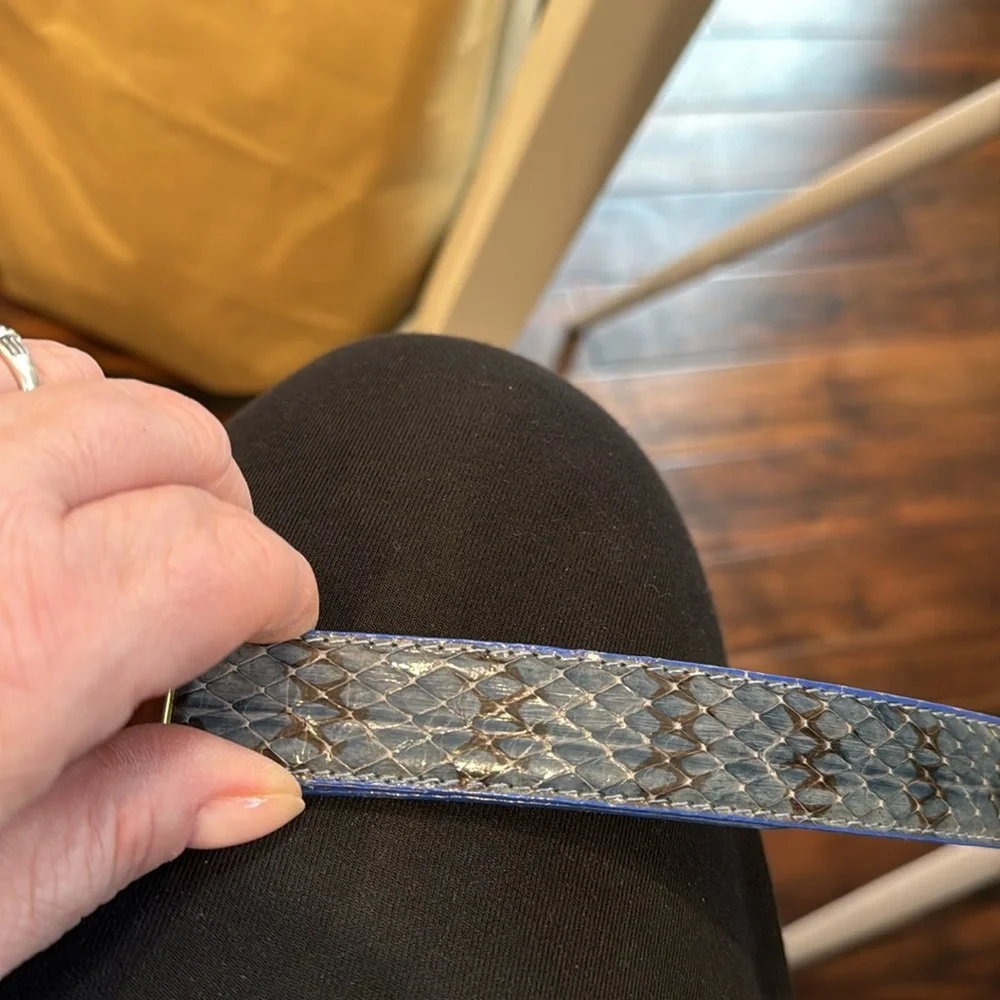 Women’s Snake Skin and leather belt. Navy. 49 inches. EUC.